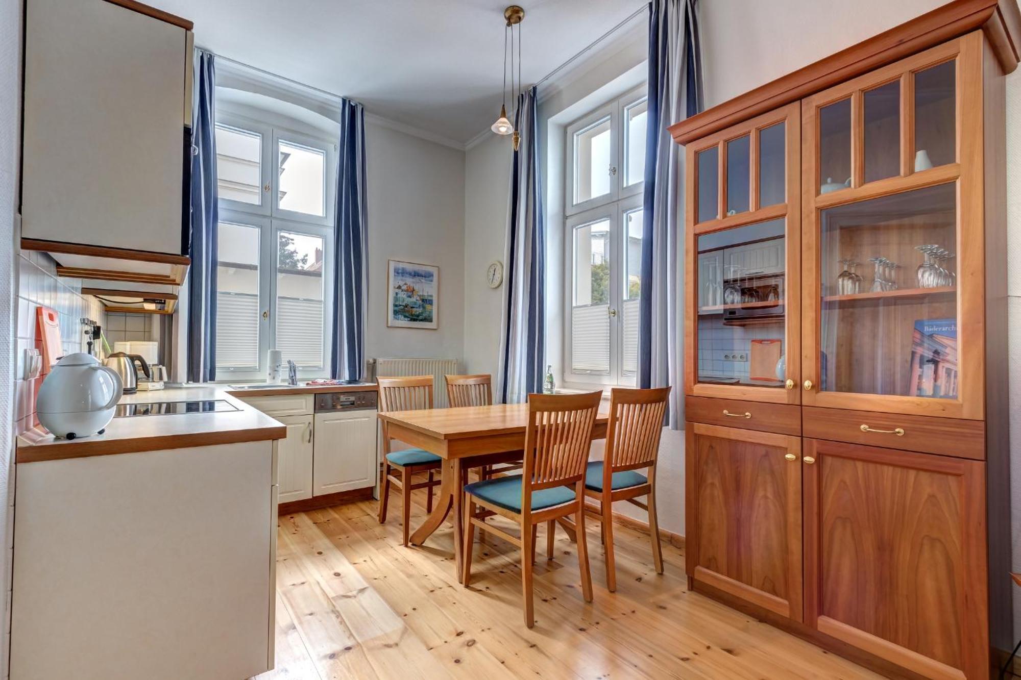 Villa Ahlbeck - Ferienwohnung Kuehlungsborn Heringsdorf  Extérieur photo
