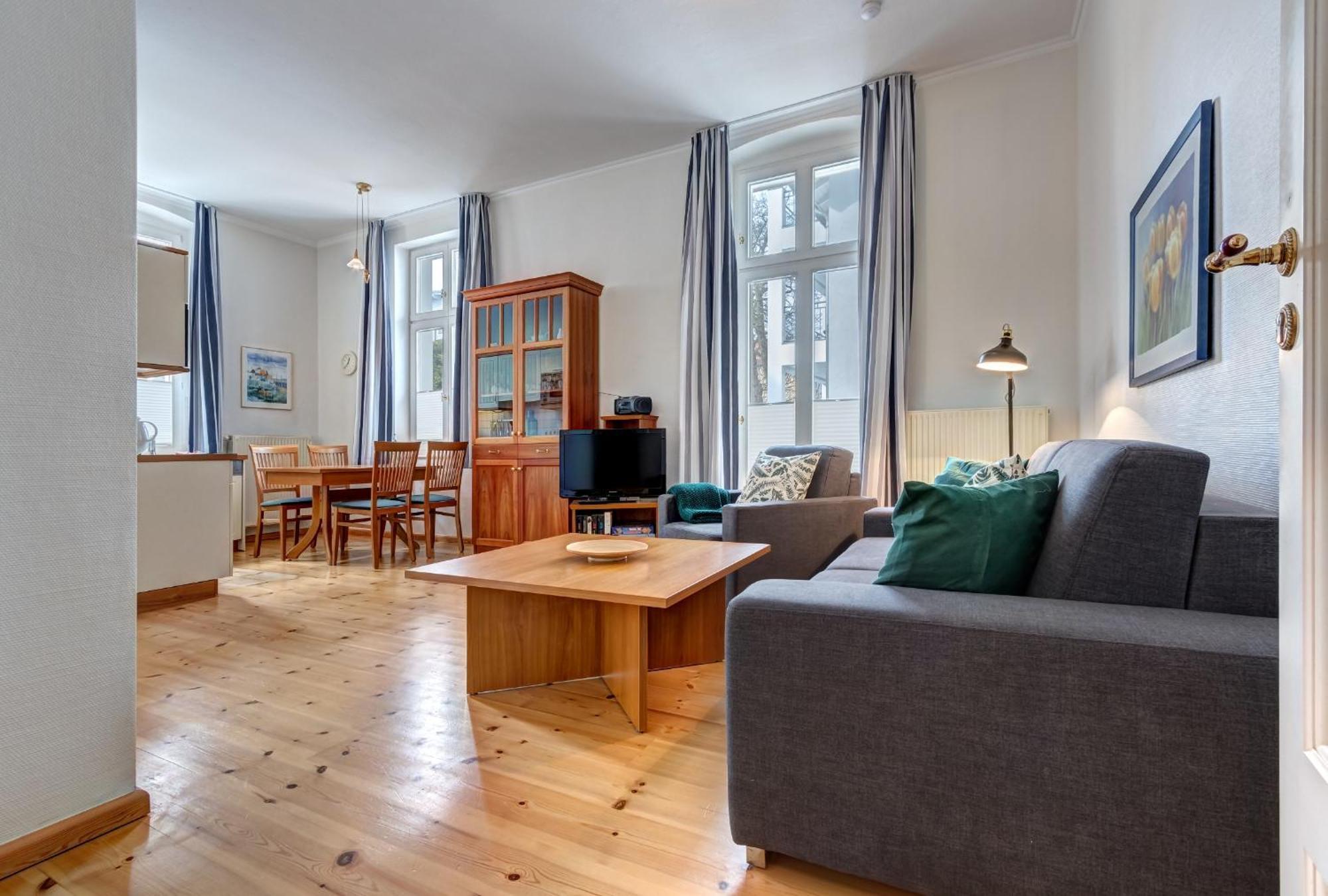 Villa Ahlbeck - Ferienwohnung Kuehlungsborn Heringsdorf  Extérieur photo